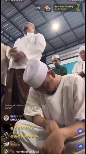 lagi sholat nggak ada yang bangunin