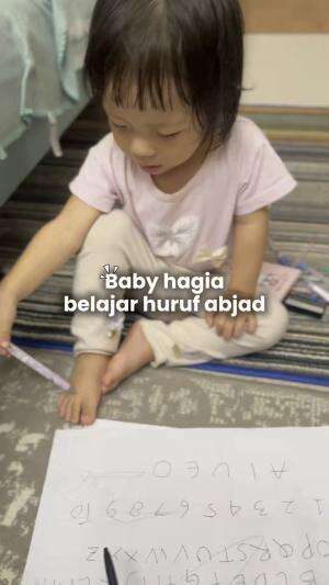 Yeay cia udah jago nih huruf abjad nih  #cutebaby  #babylucu 
