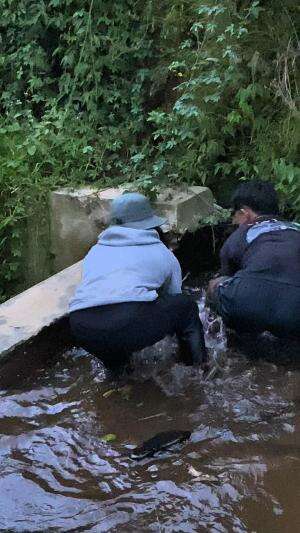 Mancing diselokan sampai ketagihan