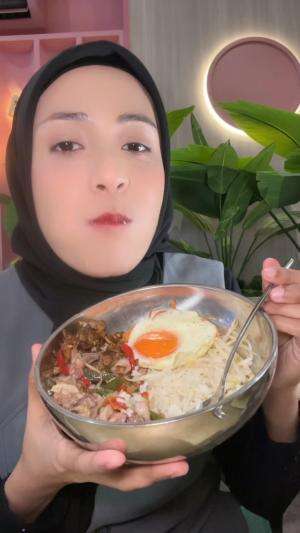 tidur diatas bibimbap sambil mimpi jadi orang korea 