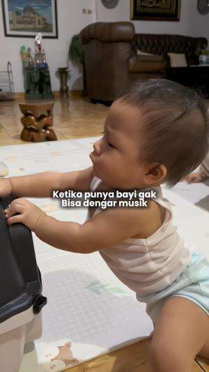 Siap diajak dangdutan nih onty angker 😍 #bayilucu #bayigemes 