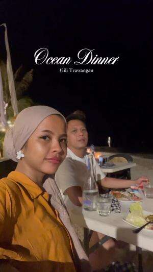 Dinner di tepi pantai gili Trawangan 🤍 #honeymoonbeach #LOMBOK #dinner 
