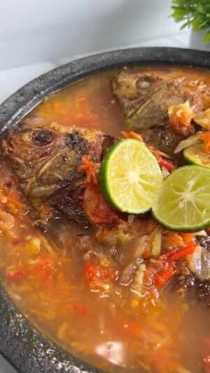 MENU MASAKAN RUMAHAN SIMPLE
“Sambal Pecak Ikan Nila”
#Cooking #inspiration #Menumasakanrumahan #Tips #Trik #Idejualan #ummuhusna #short #hot
