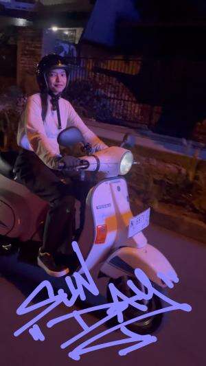 Jalan-jalan malam pakai Vespa Corsa.  #vespa  #corsa