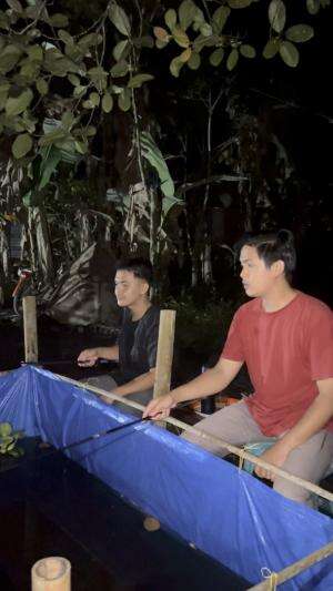 Mancing dikolam terpal dimalam hari
