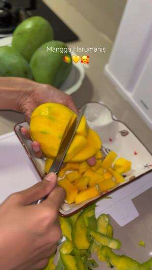 Lagi musim mangga dimana-mana 😍 paling enak mangga indramayu gak sih wkwkw  #foodie 