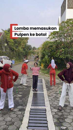 Lomba masukin pulpen ke botol 🥳 #lomba17an #17agustus #lombaseru