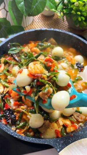 MENU MASAKAN RUMAHAN SIMPLE
“Oseng Telur Puyuh Cabe Hijau”
#Cooking #inspiration #Menumasakanrumahan #Tips #Trik #Idejualan #ummuhusna