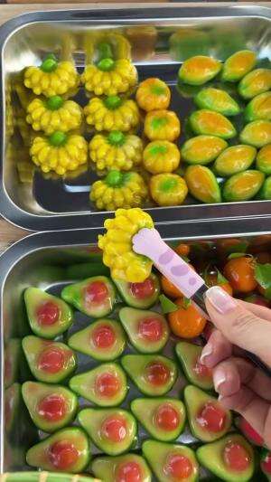 beli kue lukchup thailand di pasar subuh senen