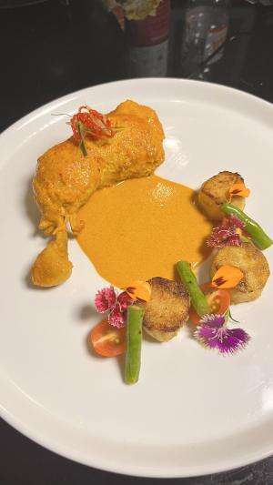 Ayam gulai ditambah aromatic daun pandan lebih berempah. Aku yakin bisa wujudin impian aku dan temen akuuuuu yey!! Wish me luck #ONLINEAUDIT