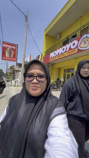 Momoyo nih guyss yukk kesini #eskrim #momoyo #viral  #jedamergawe 
