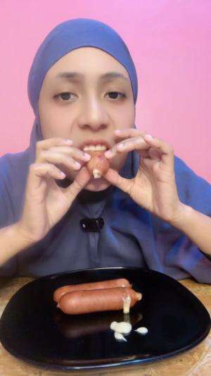 akhirnya bisa nyobain sosis keju super moncrooot 