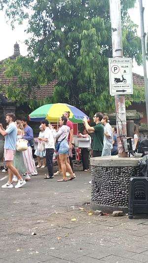 Syuting Film Korea di pasar adat Mengwi