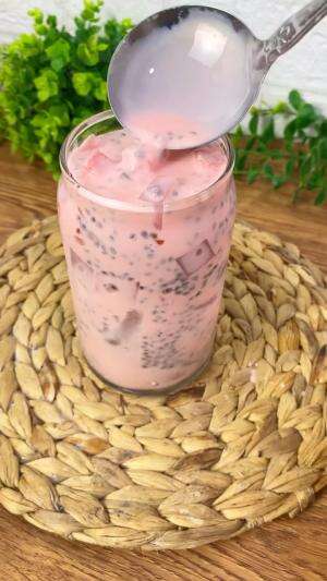 Ide menu berbuka nih Es Semangka Super Creamy kekinian .. yuk cobain 