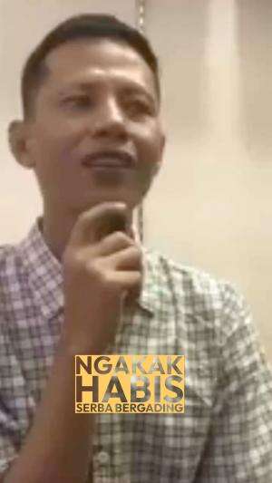 ngakak habis Serba bergading   #kocak  #gokil  #ngakak  #lawak  #humorchallenge  #ketawa  #Meme  #PalingLucu  #lucu  #lucubanget 