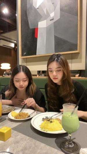 Selamat makan guys💋