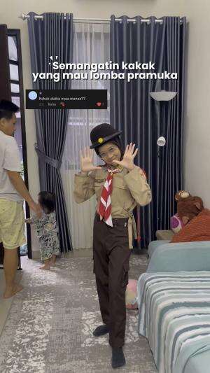 Seksi sibuk deh bayi satu ini , ikutan bangun pagi buat semangatin kakaknya 🫶🏻  #kakakadik #bayigemas