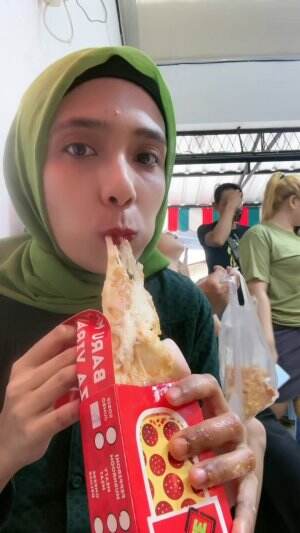 PIZZA KOK BENTUKNYA GINI SIH