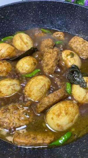 MENU MASAKAN RUMAHAN SIMPLE
“Telur Tempe Kecap”
#Cooking #inspiration #Menumasakanrumahan #Tips #Trik #Idejualan #ummuhusna 