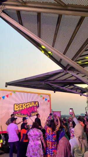a sunset party