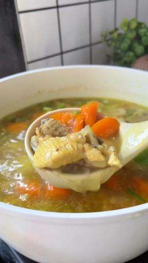 MENU MASAKAN RUMAHAN SIMPLE
“SOP AYAM”
#Cooking #inspiration #Menumasakanrumahan #Tips #Trik #Idejualan #ummuhusna