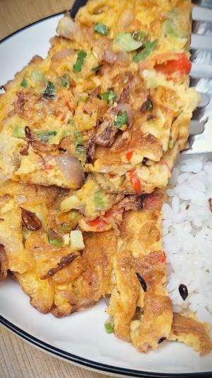 MENU MASAKAN RUMAHAN SIMPLE
“Telur Dadar Sambal Bawang”
#Cooking #inspiration #Menumasakanrumahan #Tips #Trik #Idejualan #ummuhusna