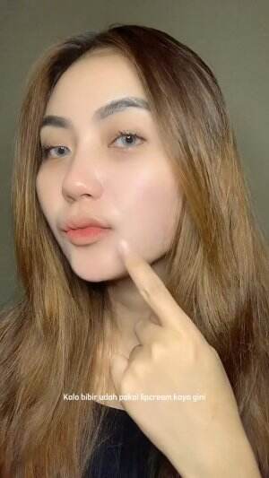 Pakai lipbalm kalo mau bibir kalian lebih keliatan glossy !! #lipmbalmbarenbliss #lipcare #beauty #chikaaprlaa #21082025