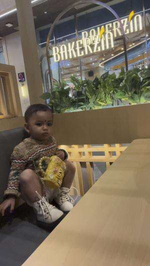 Noora makan malam Sushi  #NooraKhadijahAlKhered  #masyaallahtabarakallah  #RCTIPlus  #contentcreatorpemula  #Sushi ball🥰 