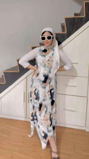Outfit ke pantai  #Fashiondanmakeupalaliburan  #fashion  #fashiontips  #ootdhijab  #RCTIPlus  #HOTrctiplus  