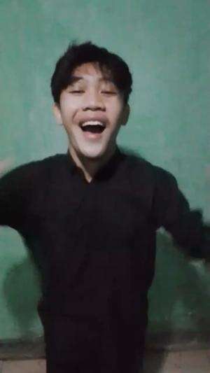 KDI 2025 Nama Didi Hilal Fazri Asal Lombok Tengah Umur 20 Tahun  Judul lagu Sejuta Luka #OnlineAuditionKDI2025
 