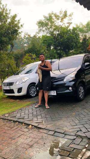 Semangat nyuci nya biar makin kinclong hehehe  #mobil  #rentcar  #ertiga  #vlog  #tripvlogger  #rcti  #RCTIoke  #HOTrctiplus  #RCTIPlus  #rc