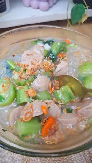 MENU MASAKAN RUMAHAN SIMPLE
“Sop Oyong Soun”
#Cooking #inspiration #Menumasakanrumahan #Tips #Trik #Idejualan #ummuhusna