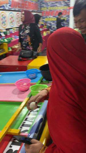 Ibuku nyobain game ini di pm #HOTrctiplus 