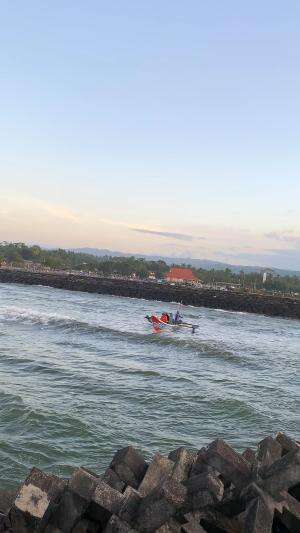 ombak nya lumayan #nelayan #skills #fyp