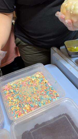 ASMR bikin mochi megalodon 