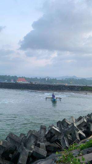 melewati gelombang muara cikidang #udang #nelayan #laut #jaring #ikan #fbpro #reels #reelsviral #duniaikan #fyp #trending