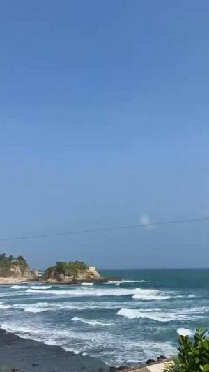 pantai di pacitan cantik bgt! #short+ #hot #rctiplus #shortplus #rcti+