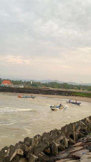 Bulan Juli Cuaca Sedang Tidak Bersahabat #fyp #pantaiselatan #badai
