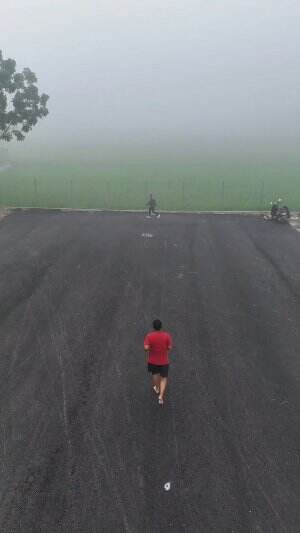 Kringeten bareng aku yokk lurrr hehehhe #olahraga #drone #dji  #jedamergawe  #fyp  #RCTIPlus  #HOTrctiplus  #RCTIoke  #rctiofficial 
