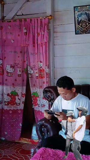 Dijatah malah sibuk main game🤣