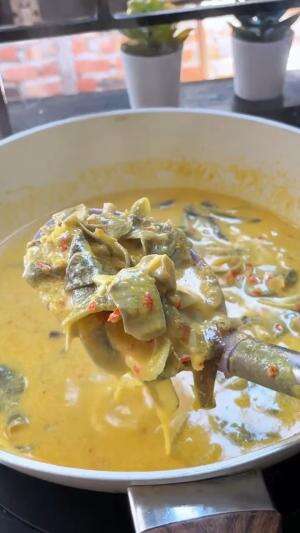 MENU MASAKAN RUMAHAN SIMPLE
“Jantung Pisang Kuah Santan”
#Cooking #inspiration #Menumasakanrumahan #Tips #Trik #Idejualan #ummuhusna