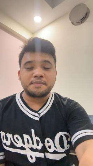 IDOL _XIV : farras 27 tahun batam ( skrg stay di singapore ) versace on the floor by bruno mars