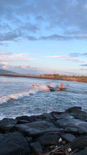 ngeri nya ombak pantai selatan