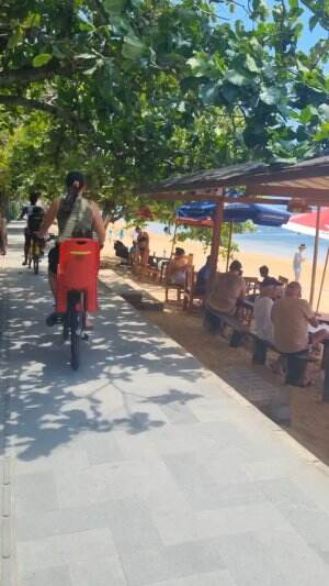 Pagi jalan jalan di pantai Sanur