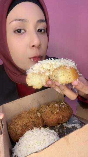 kesel banget! pesen donut malah dikirim odading 😭 