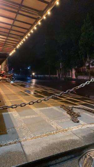 Malam rintik hujan