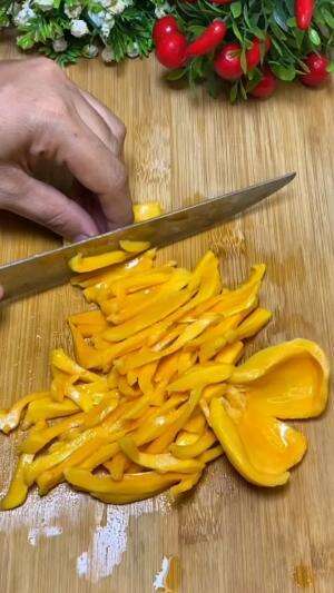 DI TEMPAT KALIAN CUACA GIMANA? DISINI TERPANTAU MASIH PANAS , YUK TEMENIN AKU BUAT ES NANGKA DURIAN SIMPLE .