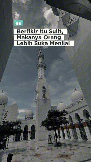 Tebak lokasi hehehe yups masjid syekh zayed solo #masjid #viral #masjidsyekhzayed #solo #solobaru #solobudaya #fyp  #jedamergawe #RCTIPlus  