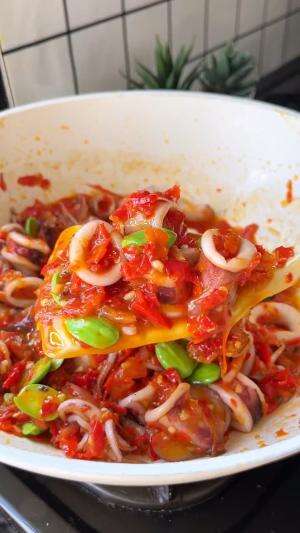 MENU MASAKAN RUMAHAN SIMPLE
“Balado Cumi Pete”
#Cooking #inspiration #Menumasakanrumahan #Tips #Trik #Idejualan #ummuhusna 