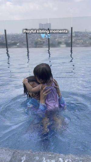 Kalau udah ketemu airrr happy banget ini bocil-bocil 🫶🏻 #kakakadik #ceritakakakadik 
